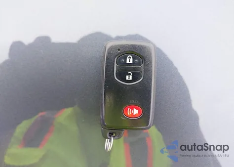 2011 Toyota Prius Two from USA, damaged, VIN JTDKN3DU6B1404684